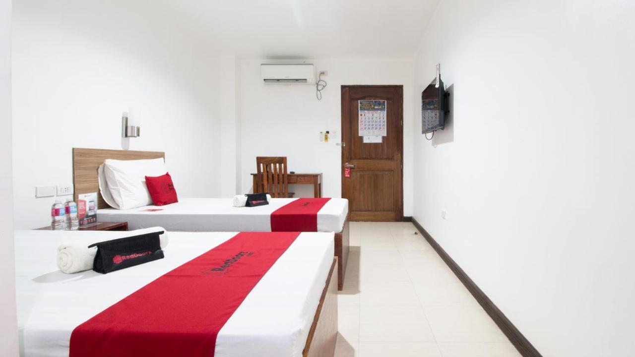 Reddoorz Plus Near Vigan City Commercial Center Exterior photo